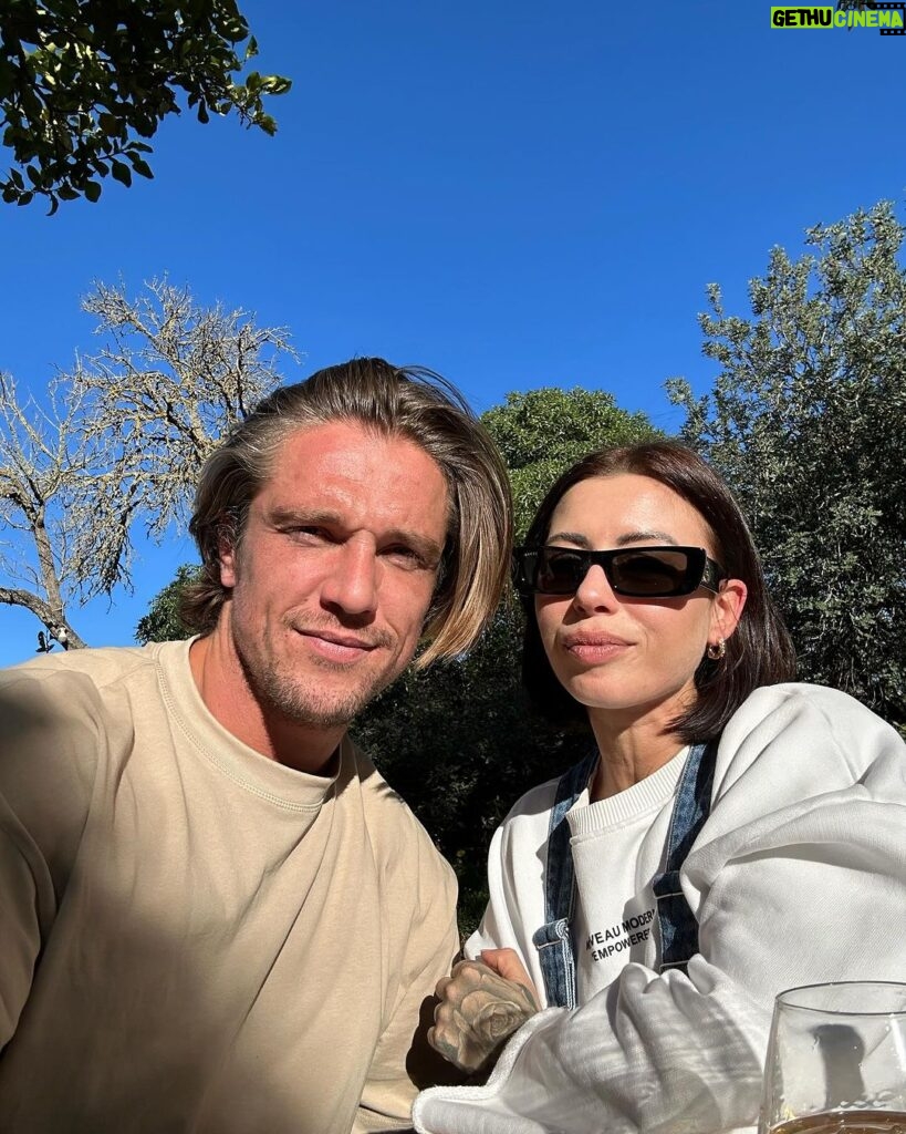 Lewis Bloor Instagram - Sunday Service 🙏🏼 A solid week for LBOC. Entering December with many new members investing in themselves in every way possible through the winter period. The Golden Ratio is: 🎯 5 Days Laser Focus on your Goals 🤠 1 Day for adventure and Fun 🙏🏼 1 Days Rest & Reflection Striking that perfect balance between GROWTH and FUN through out the week makes Sundays so important to get right. 🌟 Embrace the grind, savor the weekend, and let Sunday be your victory lap for conquering the week's objectives 💪 Monday Morning we are RECHARGED & READY #BalancedLife #SundayVibes #WorkHardPlayHardRestHarder Isla De Ibiza, España