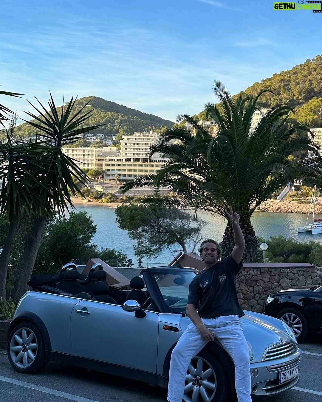 Lewis Bloor Instagram - The Weekly Catch up βοΈ ποΈ Absolutely maxed out island vibes. πββοΈ Daily Sunrise Runs π Beach days in November π Island Ride: Secured π‘ Ibiza Light Festival. Dalt Villa πΈ Got some nice content this weekend and learnt some valuable skills β°οΈ Bi-weekly hikes as a pre-requisite π«Ά Met my best mates Mumma π
Sunsets that you dream of π€ My first (our second) podcast done with @willersfitness x @thehub.ibiza - releasing this week Ibiza Winter absolutely bangs π€ποΈπ©΅ Muchos Gracias amigos πͺπΈ #lboc #lbonlinecoaching #fastfatloss #fullbodytransformation #onlinecoach #onlinecoaching #onlinefitnessplan #fatlossmeals #fatlossmealplan #fatlossjourney #fatlosstips #fatlossfood #fatlossfoods #howtogetlean #getleanchallenge #getleanuk #ukfitness #londonfitness #essexfitness #essexpt #londonpt #lbonlinecoaching #ibizapt #ibizafitness #fitforibiza #londonpt #essexpt Ibiza, Spain