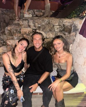 Lewis Bloor Instagram - Quick intro for you guys to one of my best mates @livayres ✨

Met this girl last year but this summer we have spent some real time together and she quickly became one of my best mates. She is an absolute power house of energy. Travels the world alone and is in constant pursuit of life. Has such an amazing energy about her and is a little bit cut-throat.. which tbh i absolutely love that about her. 

Currently works 6 days a week @lioibizaofficial so Tuesday we had our first night out together this summer & we hit @pivrecords @covasantaibiza & @ibiza_underground 

Funny isn’t it sometimes when you meet someone and you know they are going to be a part of your life for the long run. One thing i’ve learnt this summer is that love & friendships are built over time. 

Keep shining young lady you absolutely rock 🤝🌍💚🏝️

#ibiza #uktotheworld #bali #summerlovin #keepitmoving