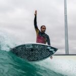 Liam Hemsworth Instagram - Wow what an epic day this was. Great way to wrap up the year! Thanks @urbnsurf I’ll be back real soon ;) #urbnsurf