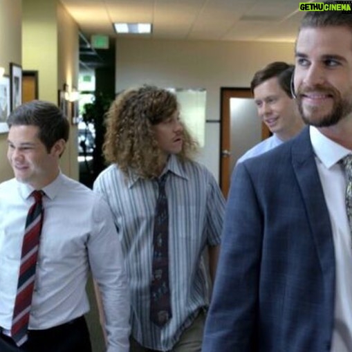 Liam Hemsworth Instagram - Season seven #workaholics tonight! I'm not in it but these dudes are and they fuckin rock. 🤘