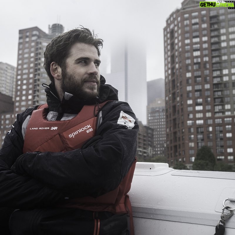 Liam Hemsworth Instagram - Yesterday, I went flying on the Hudson, literally. Big thanks to the @landroverbar team and @landroverusa for having me! #LVACWSNY