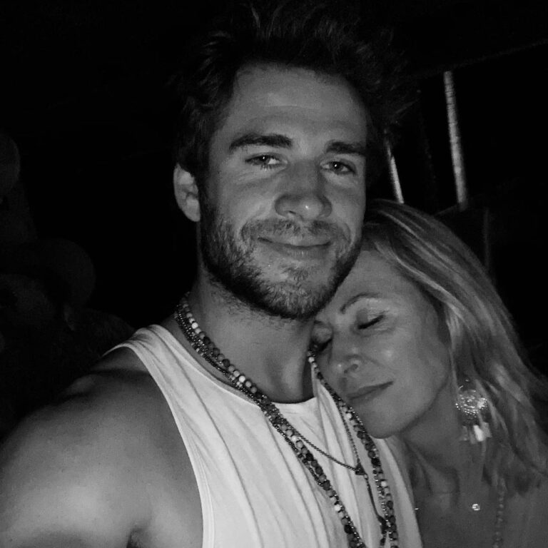 Liam Hemsworth Instagram - Best mum ever. Best person ever. Love u endlessly. Happy birthday Lones ❤️❤️