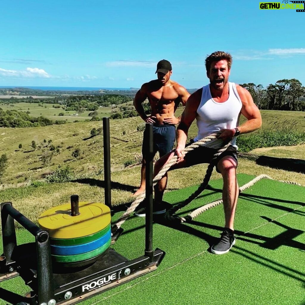 Liam Hemsworth Instagram - Took it upon myself to teach @rossedgley how to train properly. With my help I see some real potential in him. Keep up the good work little guy ;)