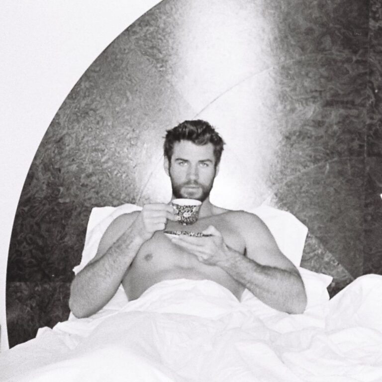 Liam Hemsworth Instagram - Happy Easter! Stay safe. Stay in bed.