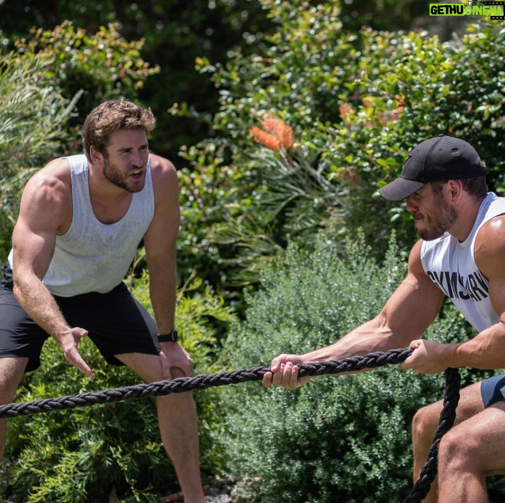 Liam Hemsworth Instagram - It’s always a pleasure keeping @rossedgley focused during our workouts. #gymbuddiesforlife