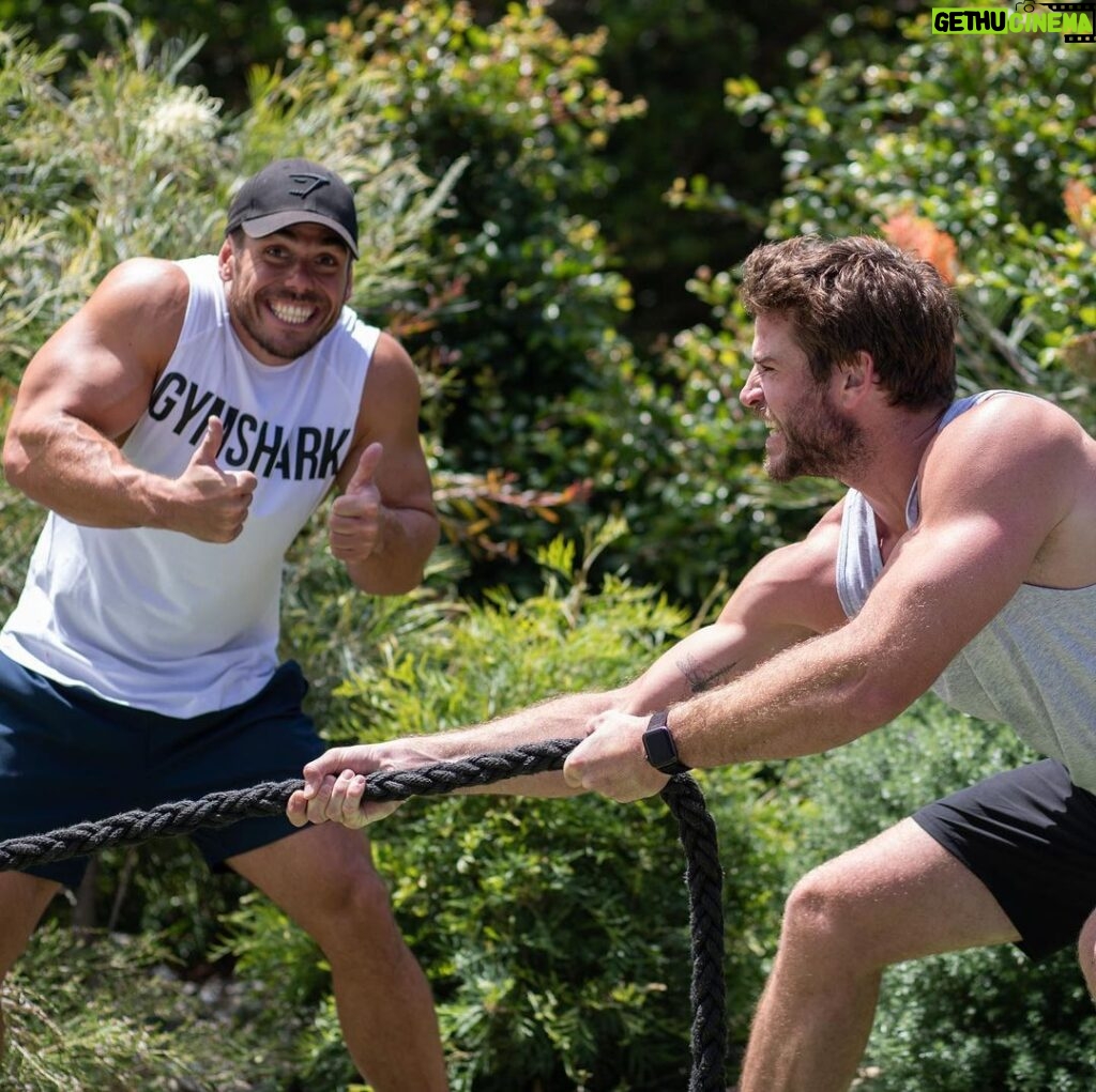 Liam Hemsworth Instagram - It’s always a pleasure keeping @rossedgley focused during our workouts. #gymbuddiesforlife