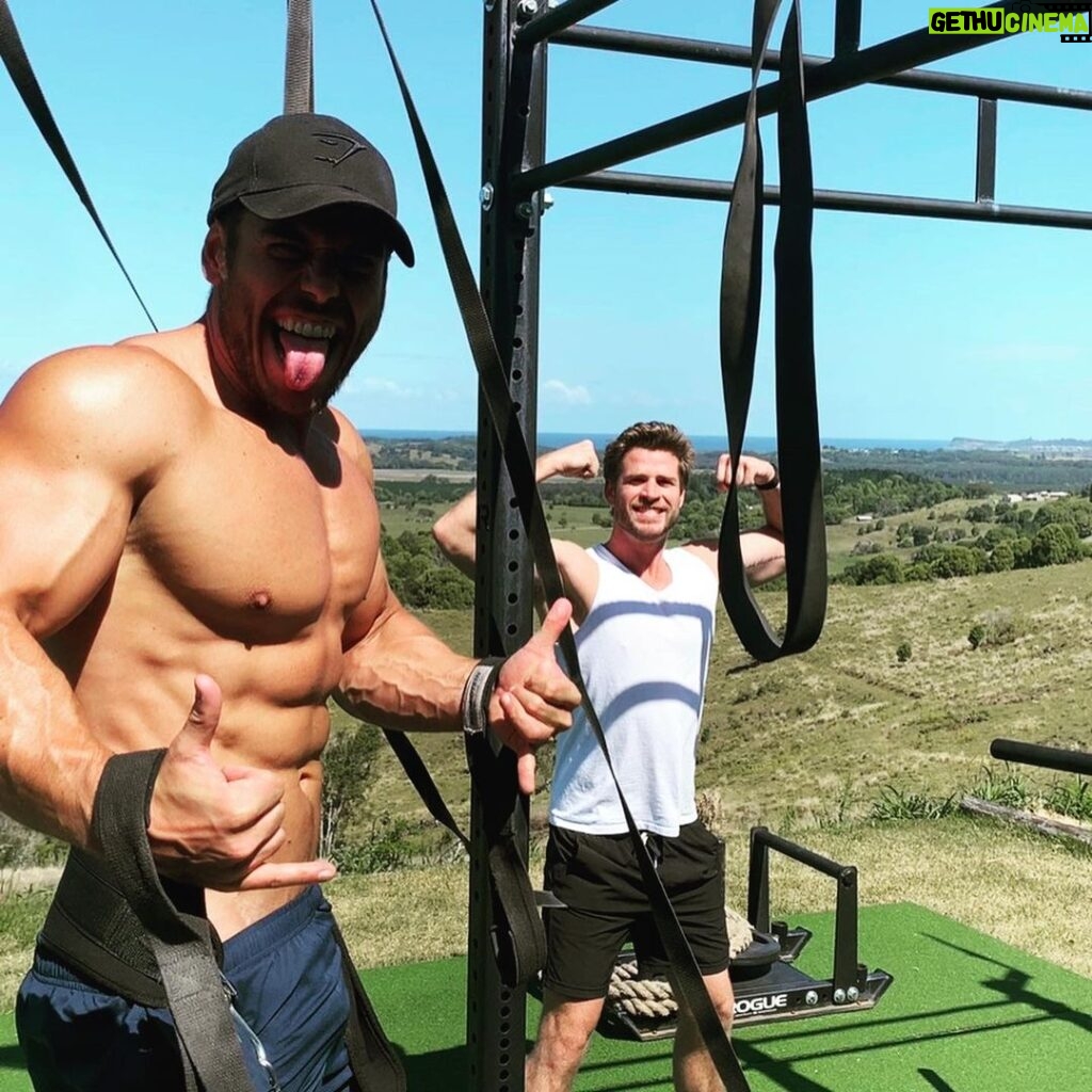 Liam Hemsworth Instagram - Took it upon myself to teach @rossedgley how to train properly. With my help I see some real potential in him. Keep up the good work little guy ;)
