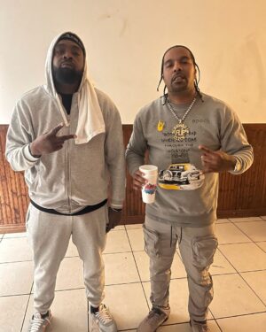 Lil' Flip Instagram - “ MY BROTHER @illwill6deep WHO I CONSIDER ONE OF THE 🐐 GOATS IN THIS #BATTLERAP #RAPBATTLE 🎤 🔥  HAD A BATTLE IN #HOUSTON 🤘🏾 FOR @houstonbarcode & @scottyraps  SO I HAD TO PULL UP 🚙🍀💪🏾 AND SUPPORT!! HEY @illwill6deep I THINK ITS TIME FOR ME TO COME BACK TO #PONTIAC #MICHIGAN ✈️🤘🏾🍀”