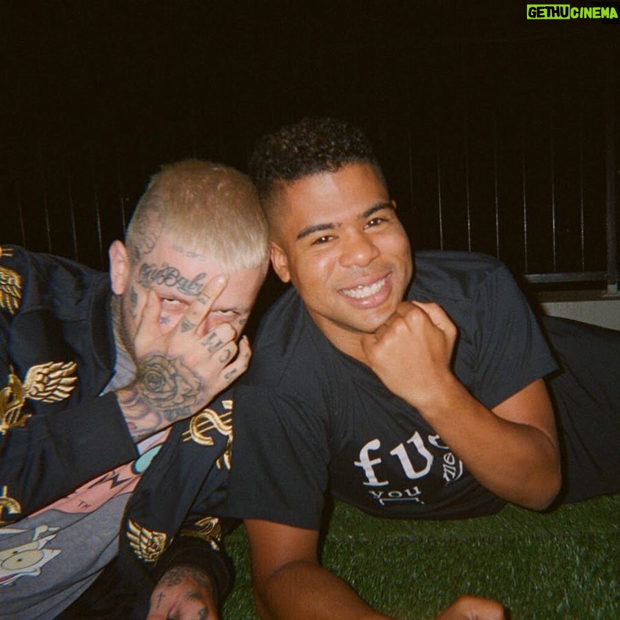 Lil Peep Instagram - @ILoveMakonnen and @petewentz live in studio today with @zanelowe talking about Lil Peep and the new song I’ve Been Waiting. @beats1official @ 1 PM ET. PHOTO CREDIT RICHARD STILWELL!!!!! @ilikewhereimat @ilikewhereimat @ilikewhereimat