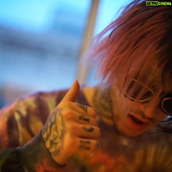 Lil Peep Instagram - 16 Lines video out now. #COWYS2