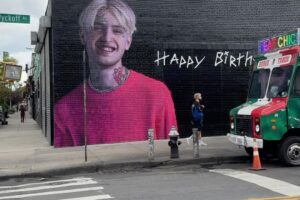 Lil Peep Instagram - To celebrate Gus’s 27th birthday, Oskar and I asked @overallmurals to paint another mural and they did an amazing job. Special thanks to @jasperpatch and @metzxart for their beautiful artistry and to @mmainenti for documenting their work for us. You can see this mural in person at 29 Wyckoff Ave, on the corner of Wyckoff Ave and Troutman street in Bushwick, Brooklyn. Special thank you also to @yoshinostudios for taking the photograph that served as the reference for this painting. If you come on November 1, Gus’s birthday, we will be doing something special in the neighborhood…