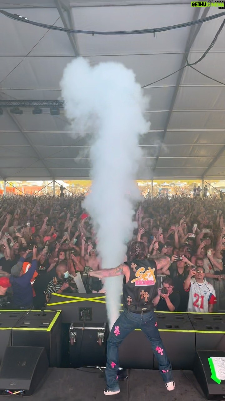 Lil Pump - 195.5K Likes - Summer smash 🏅☠️
Europe is next which city should I go to ?