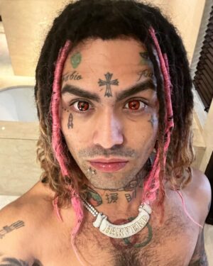 Lil Pump Instagram - What color should I Tatoo my eyes ?