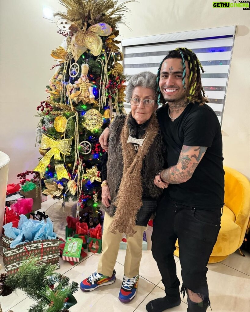 Lil Pump Instagram - Merry Christmas from me & grandma pump Rate her fit 1-10 ?