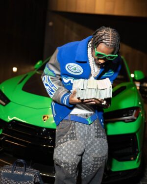 Lil Tjay Instagram - 700 hunnit in watches 700 in cash that’s 1.4 💰 We ain’t gon talk about the 20k for the drip that’s petty.. 💎🌍🥶 NEW MUSIC COMING SOON! 
#apskelly #5980rose #rm11 #rm30factory