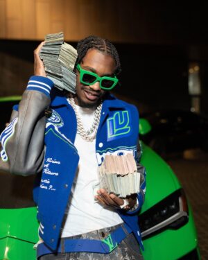 Lil Tjay Instagram - 700 hunnit in watches 700 in cash that’s 1.4 💰 We ain’t gon talk about the 20k for the drip that’s petty.. 💎🌍🥶 NEW MUSIC COMING SOON! 
#apskelly #5980rose #rm11 #rm30factory