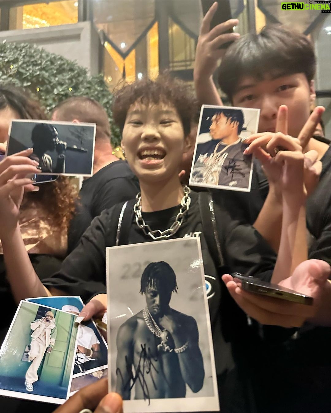 Lil Tjay Instagram - 布朗克斯黑鬼在中国卖光了,上帝是真实的 ❗️🥡🌏 Chengdu 成都