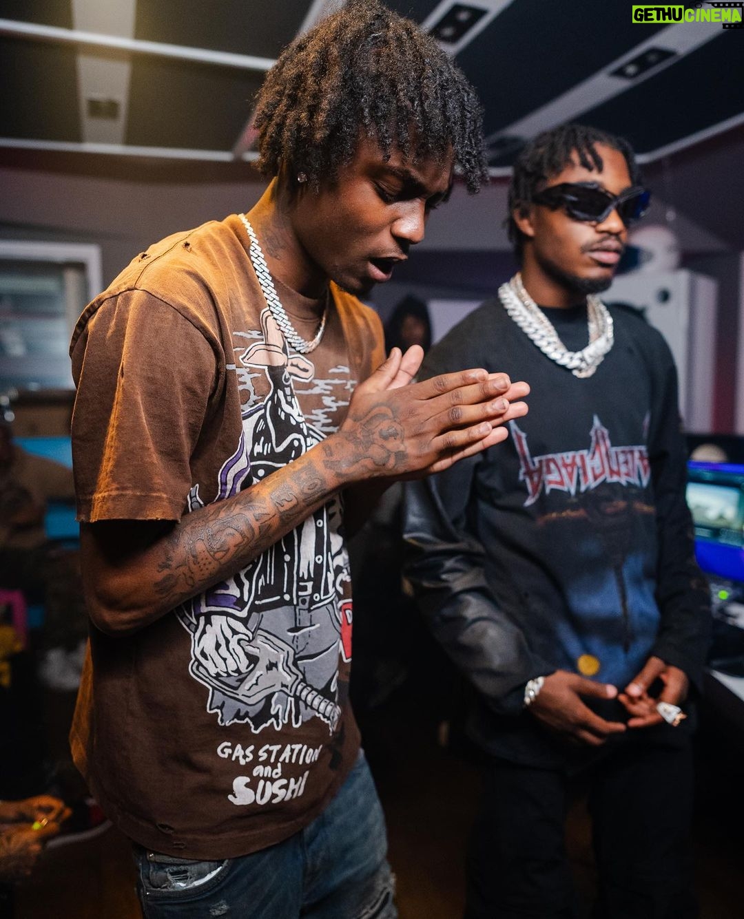 Lil Tjay Instagram - Once Tjay co-sign it u know where itβs going ππ #NEWYORKNEWYORK @realkylerichh π½ #ishoulveknown coming soon Pain