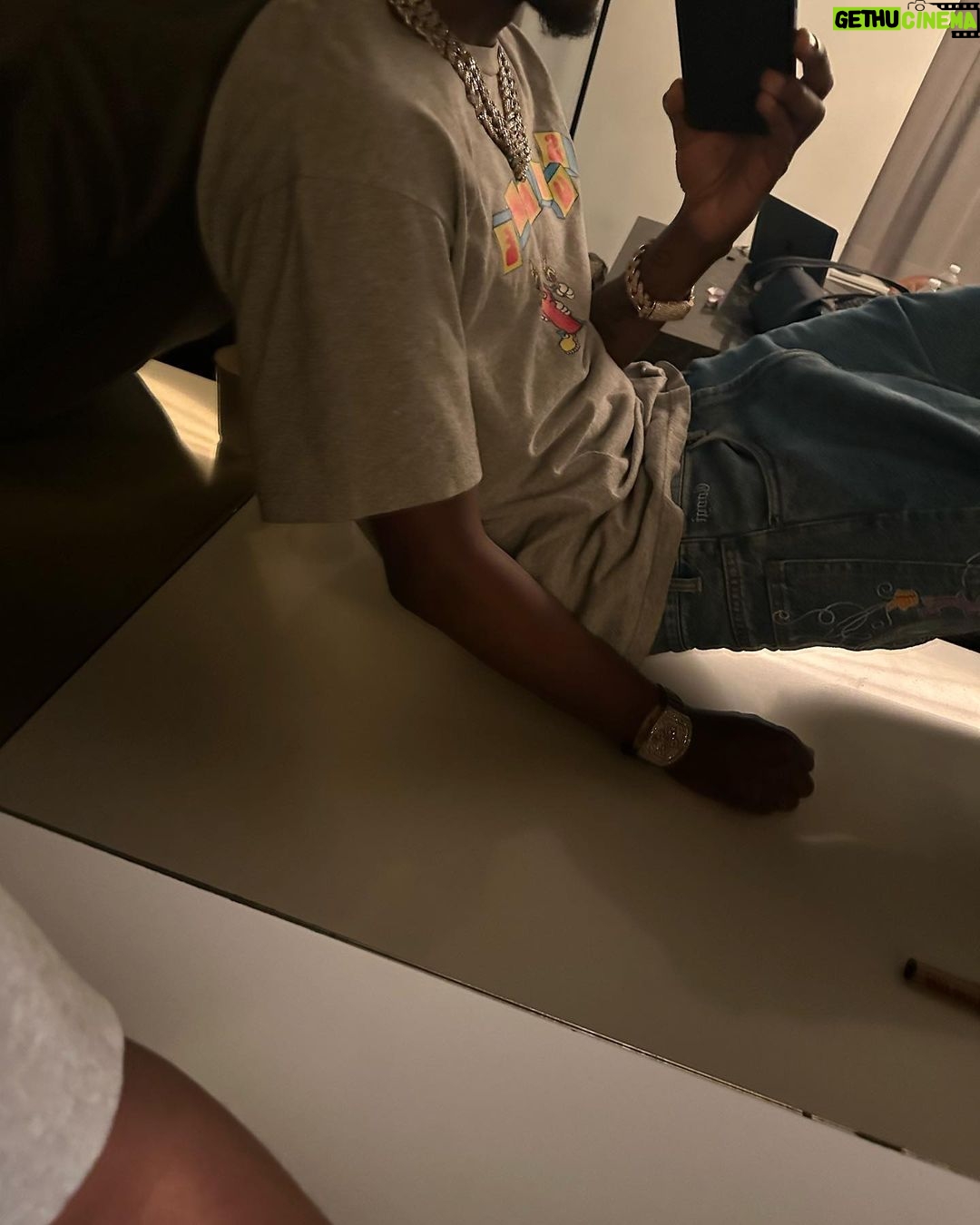 Lil Tjay Instagram - How u talking fashion u ainβt bringing up Tjay ??? π I dooo this w a passion βπΎπ flyest young π₯·πΎ New York City Fashion Week