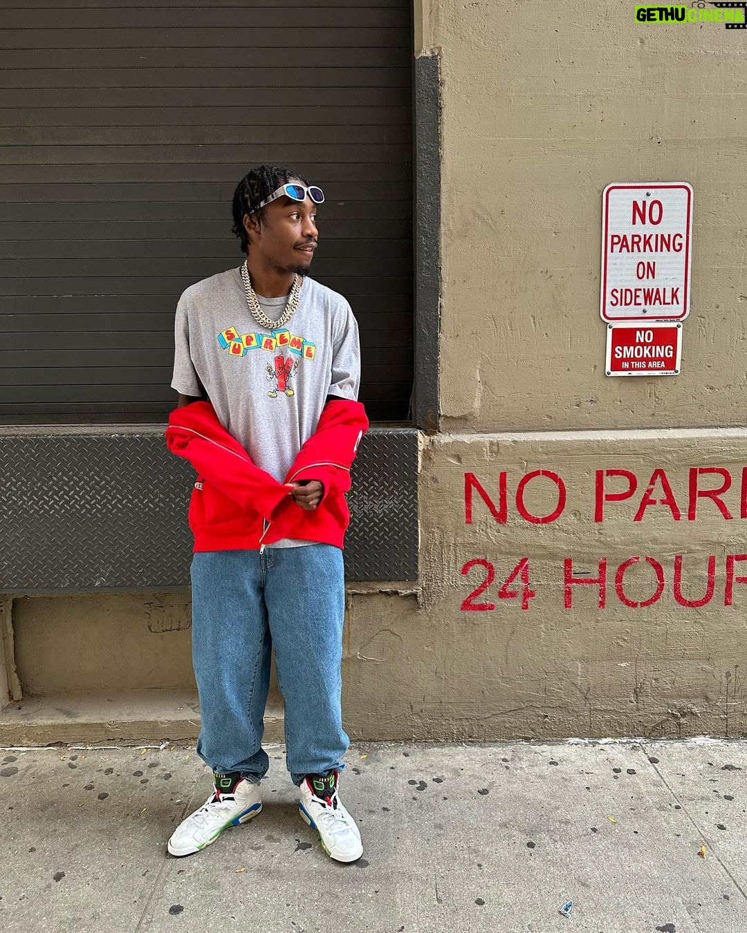 Lil Tjay Instagram - How u talking fashion u ainβt bringing up Tjay ??? π I dooo this w a passion βπΎπ flyest young π₯·πΎ New York City Fashion Week