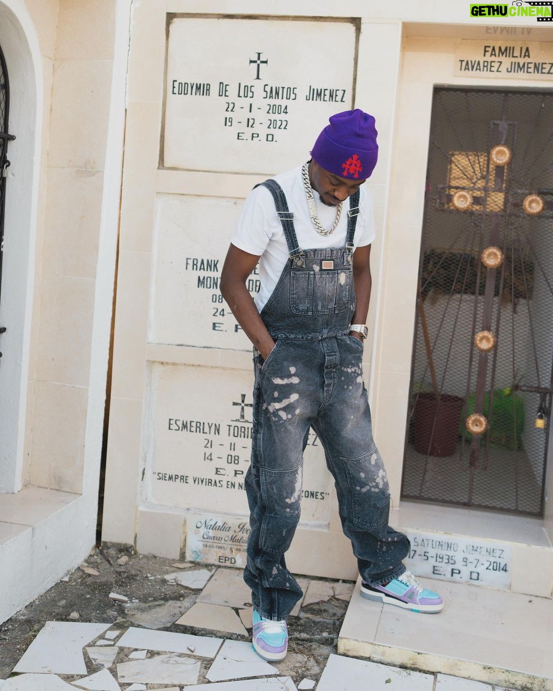 Lil Tjay Instagram - Took a day off work to come nd smoke up w my Savage, R.I.P Smelly this never gonna stop…🕊️❤️ #smellydrive Santo Domingo, Dominican Republic
