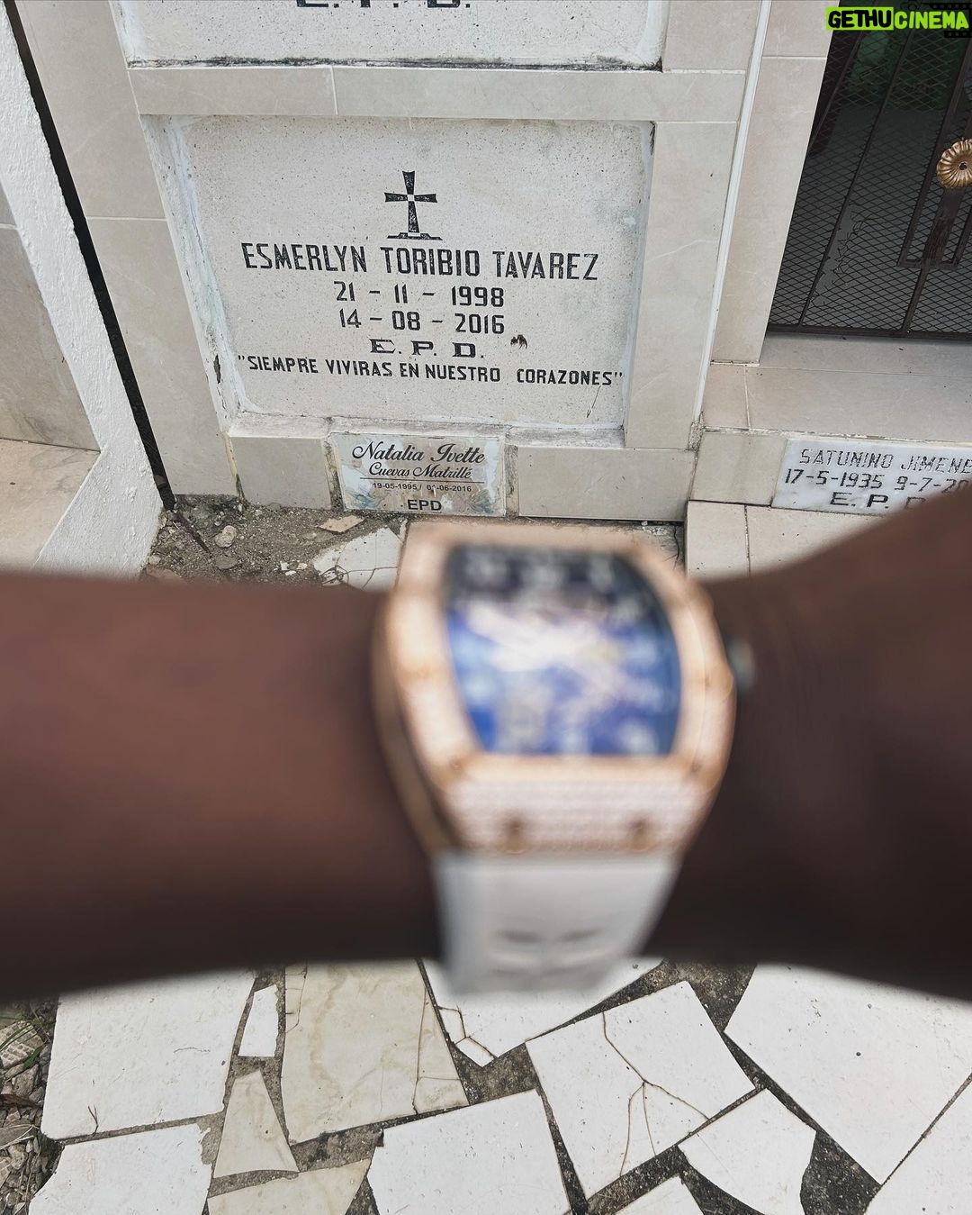 Lil Tjay Instagram - Took a day off work to come nd smoke up w my Savage, R.I.P Smelly this never gonna stop…🕊️❤️ #smellydrive Santo Domingo, Dominican Republic