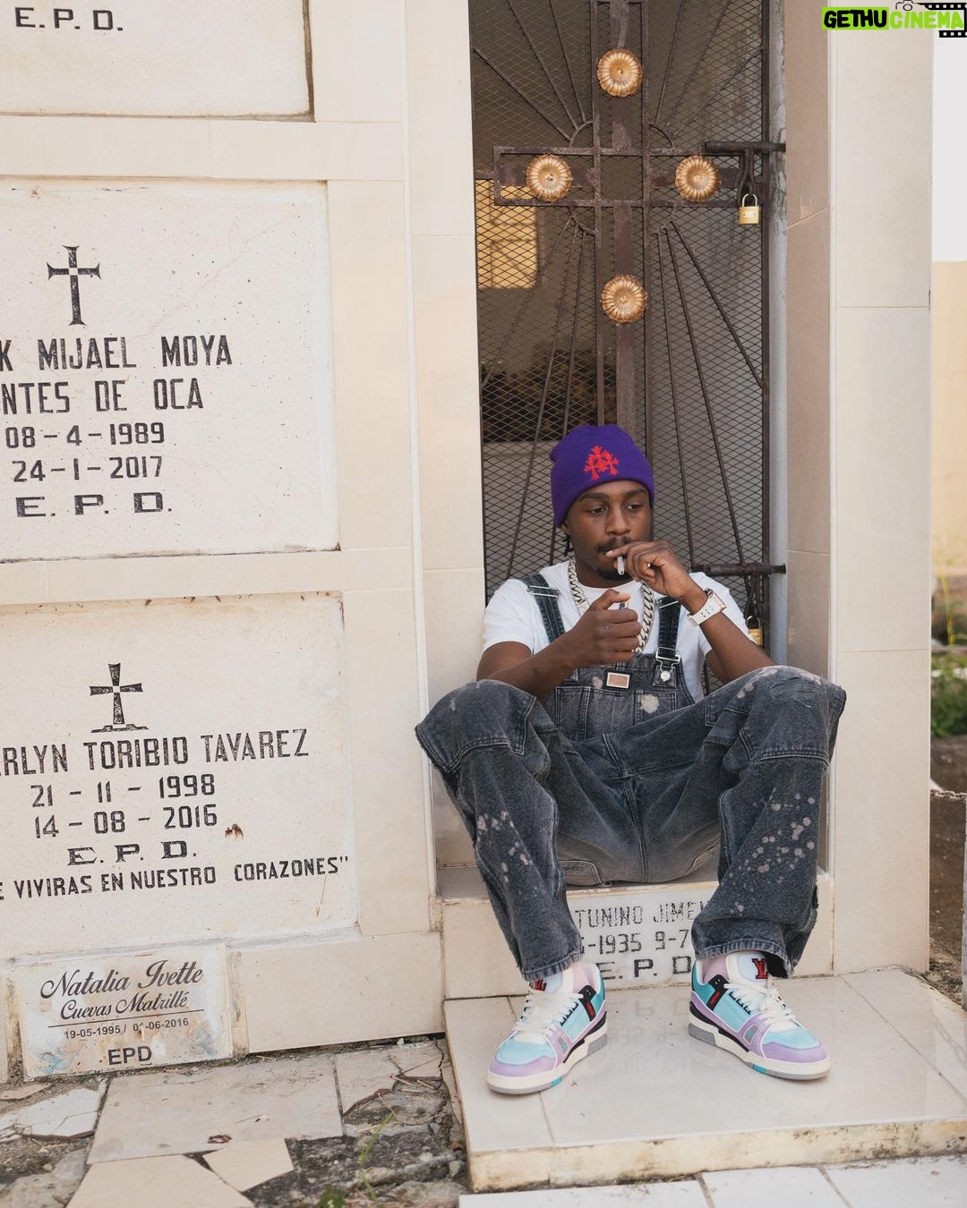 Lil Tjay Instagram - Took a day off work to come nd smoke up w my Savage, R.I.P Smelly this never gonna stop…🕊️❤️ #smellydrive Santo Domingo, Dominican Republic