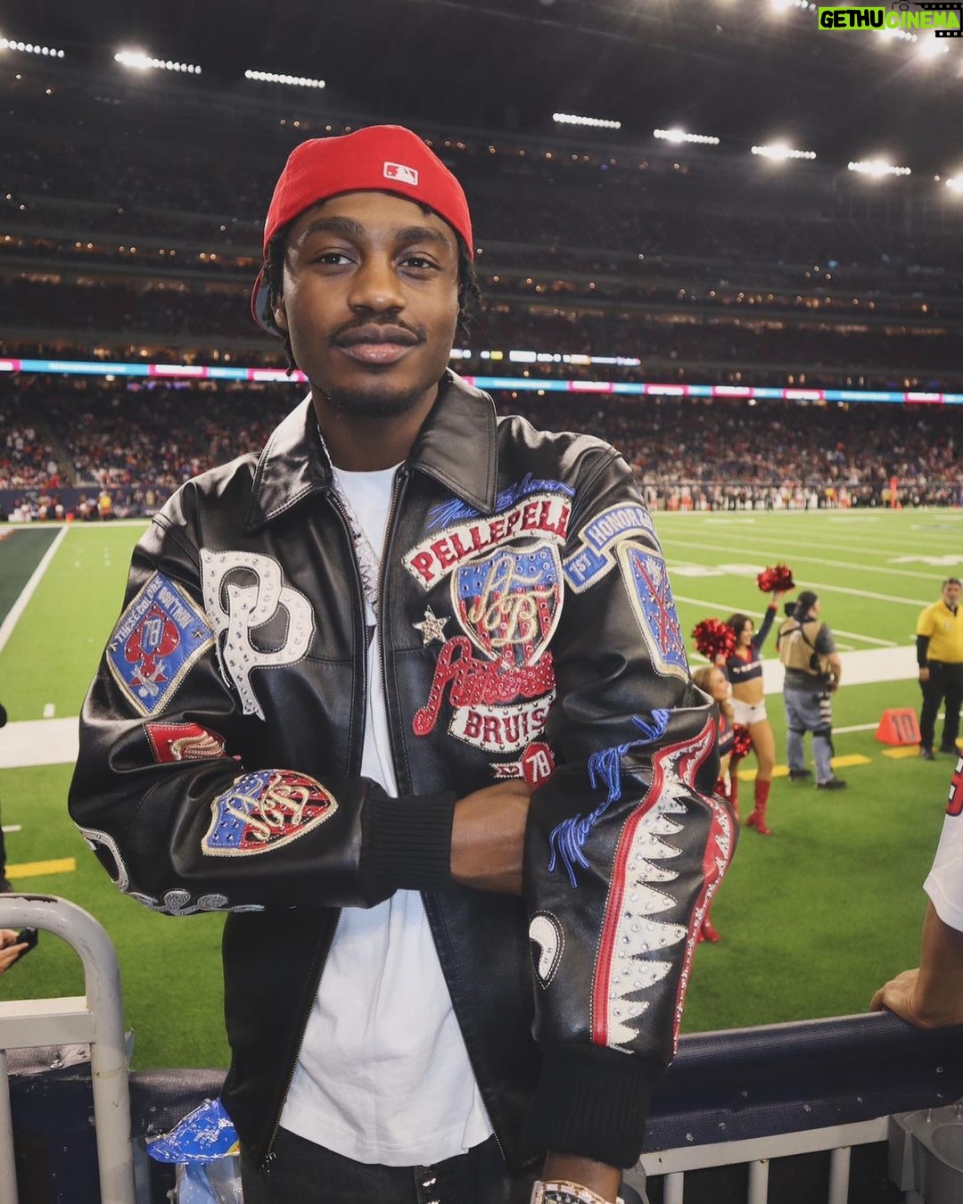 Lil Tjay Instagram - Grateful for the sh!t I got cause I come from a hard life! π«‘ π©Άβ¦ s/o @jmulan nd the @houstontexans we was Litt last night ππ #goodwin Houston, Texas
