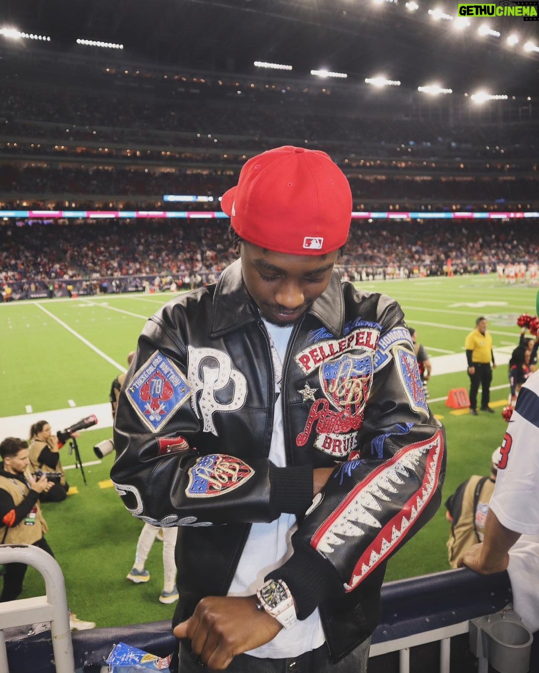 Lil Tjay Instagram - Grateful for the sh!t I got cause I come from a hard life! π«‘ π©Άβ¦ s/o @jmulan nd the @houstontexans we was Litt last night ππ #goodwin Houston, Texas