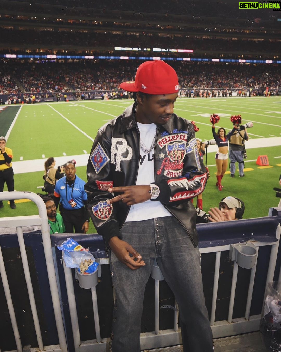 Lil Tjay Instagram - Grateful for the sh!t I got cause I come from a hard life! π«‘ π©Άβ¦ s/o @jmulan nd the @houstontexans we was Litt last night ππ #goodwin Houston, Texas