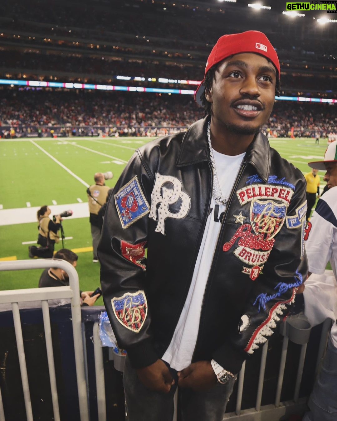Lil Tjay Instagram - Grateful for the sh!t I got cause I come from a hard life! π«‘ π©Άβ¦ s/o @jmulan nd the @houstontexans we was Litt last night ππ #goodwin Houston, Texas