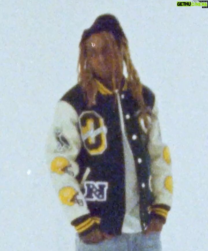 Lil Wayne - 399.5K Likes - OVO® / NFL collab 🤙🏾