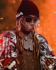 Lil Wayne Instagram - In my element! 🤙🏾 #PrayForHaiti