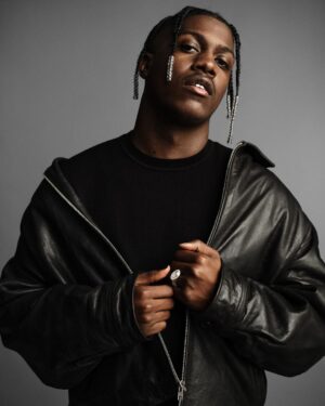 Lil Yachty Instagram - i LOVE MYSLF @YSLBEAUTY #yslbeautypartner