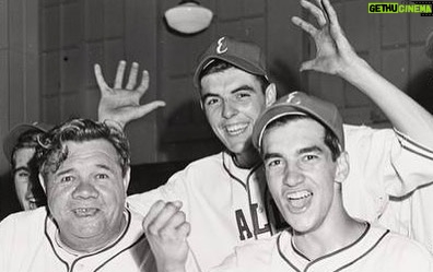 Lili Simmons Instagram - Pop Pop, you were probably one of the coolest grandpas out there and definitely the best story teller I’ve ever met. Love you and miss you. The angels have a new teammate. Curtis Simmons 5.19.29 - 12.13.22 ✨