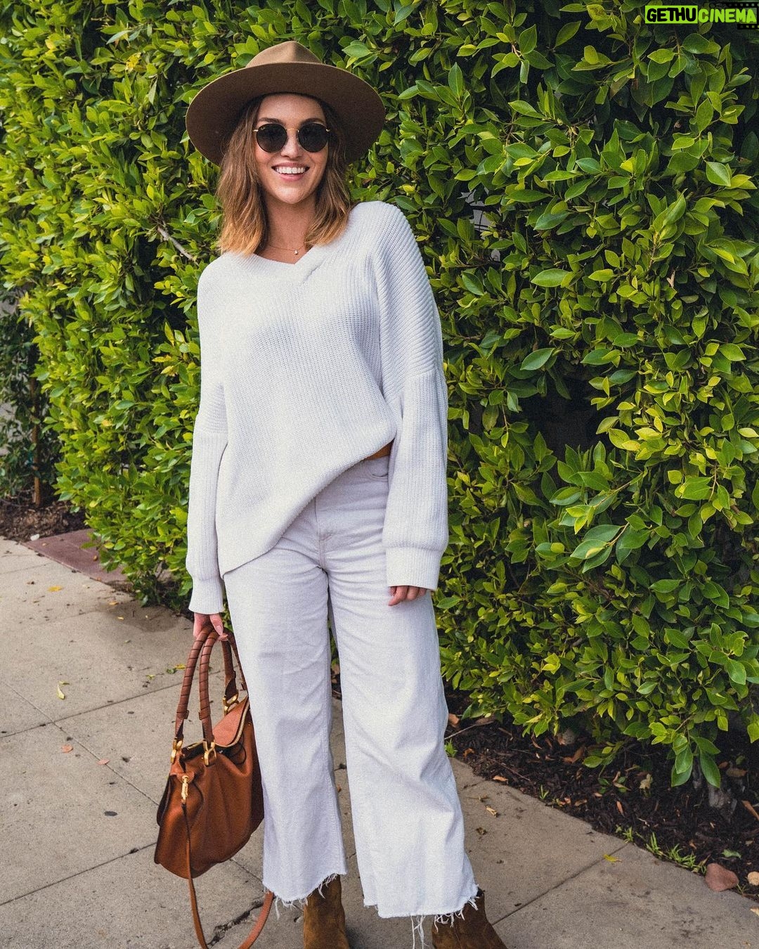 Lili Simmons Instagram - Searching for the perfect ☕ Los Angeles, California