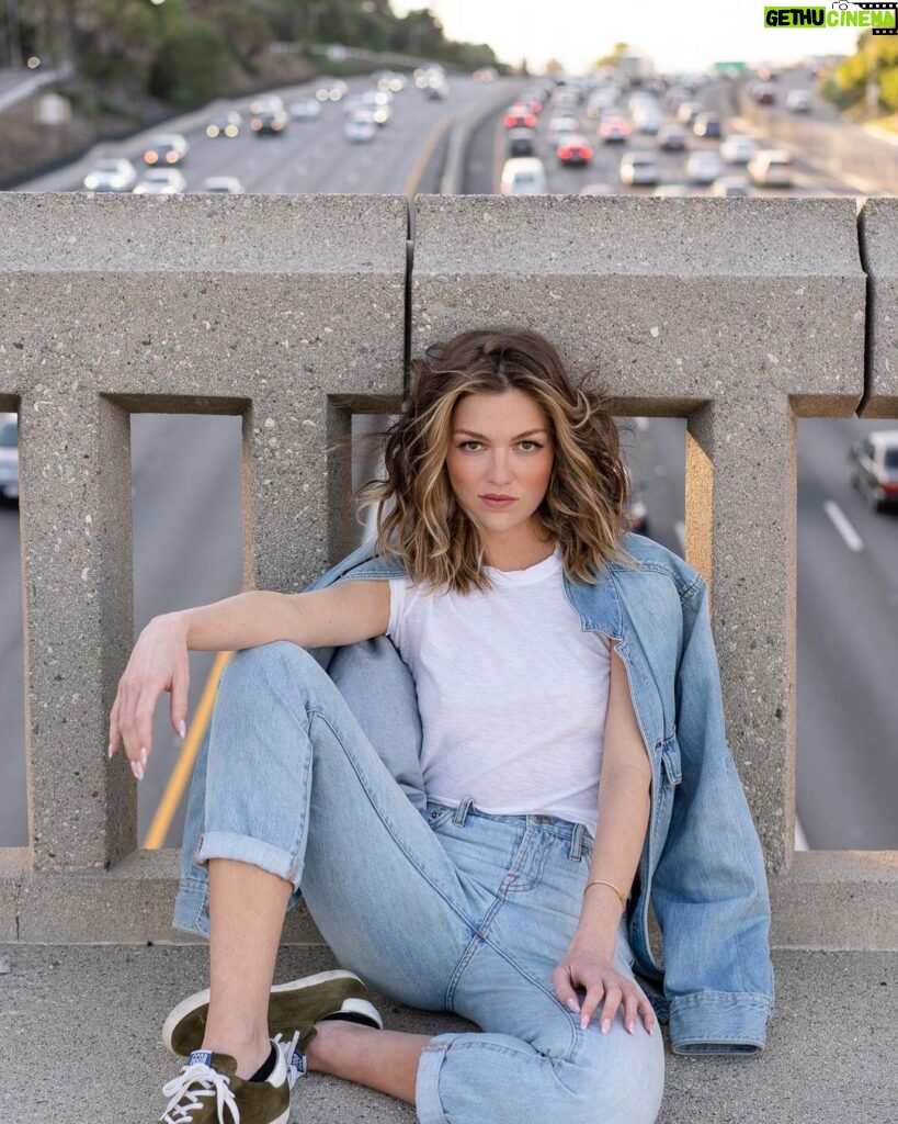 Lili Simmons Instagram - “Are you a lucky little lady in the city of light or just another lost angel, city of night…” Loved shooting with you @owenkolas ! And thank you to my lovely ladies @rena.calhoun #hair @lorencanbymakeup #makeup Los Angeles, California
