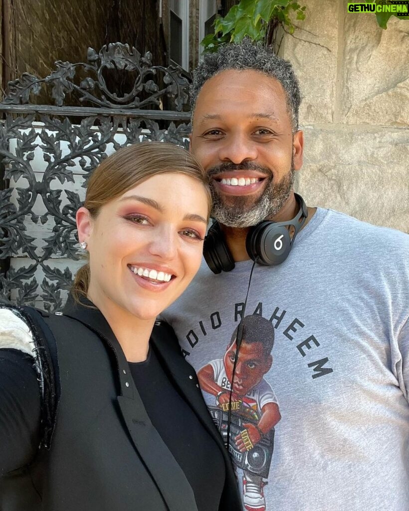 Lili Simmons Instagram - It’s a family matter…. We’re back with episode 9 of @forcestarz tonight at midnight on the @starz app!!! @power_starz @forcestarz #PowerForce Lead by Chicago’s own @mrcarlseaton!!! Chicago, Illinois