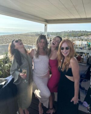 Lili Simmons Instagram - Goodbye Summer🩷