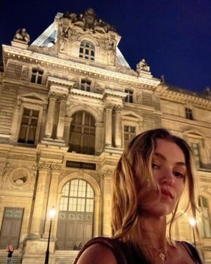 Lili Simmons Instagram - Goodbye Summer🩷