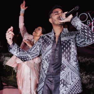 Lilly Singh Instagram - Hannjiiiiii ✨ Some of my favourite moments from #LoveAndLight2023 

I have zero pictures from the event on my phone. In fact, I don’t think I saw many people on their phone, period. Community anywhere is important, but I find more and more we’re only experiencing it online. In fact, we only measure moments, behavior and worth by what’s online these days. These pictures hold memories that a caption or IG post will never do justice to…and I love that. 

After the party, so many people texted me saying “your family and friends are so warm and welcoming,” and that makes me really proud. I’ve been to one too many events in my life where I walked in and immediately felt awkward. I felt this pressure to put on an act and find acceptance. That’s the opposite of what I want this annual event to be. Whether this is your 30th Diwali, or your first, this party will always be about unity, warmth and inclusion. That good, good energy is mandatory.

Grateful for these moments. This is love 💜

📸: @alanvphotos