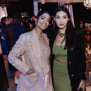 Lilly Singh Instagram - Hannjiiiiii ✨ Some of my favourite moments from #LoveAndLight2023 

I have zero pictures from the event on my phone. In fact, I don’t think I saw many people on their phone, period. Community anywhere is important, but I find more and more we’re only experiencing it online. In fact, we only measure moments, behavior and worth by what’s online these days. These pictures hold memories that a caption or IG post will never do justice to…and I love that. 

After the party, so many people texted me saying “your family and friends are so warm and welcoming,” and that makes me really proud. I’ve been to one too many events in my life where I walked in and immediately felt awkward. I felt this pressure to put on an act and find acceptance. That’s the opposite of what I want this annual event to be. Whether this is your 30th Diwali, or your first, this party will always be about unity, warmth and inclusion. That good, good energy is mandatory.

Grateful for these moments. This is love 💜

📸: @alanvphotos
