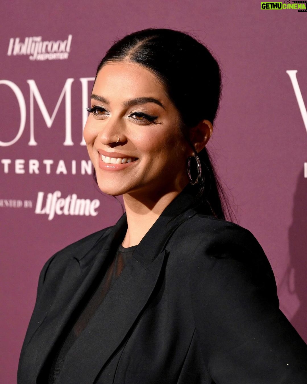 Lilly Singh Instagram - Thank you @hollywoodreporter for hosting Women in Entertainment. I laughed. I cried. I ate avocado toast. And I developed a major crush on @adele. 10/10 worth the 6am glam session 🤌🏽😅 I’ve really been loving all the in-person connection and interactions in my life lately. Double taps are cool, but being in a room full of inspirational women and soaking in their energy just hits different ✨ Women. Women. Women. @andotherstories suit and belt @mgemi shoes @idyl jewelry @aaronpaulbeauty makeup @kattthompson hair @desireemorales styling