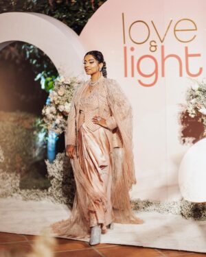 Lilly Singh Instagram - Happy Diwali 🪔 
I feel extremely grateful that yesterday I got to gather my beautiful community and share some much needed love and light. From my family to yours, may God bless you and may the universe give you abundance ✨ 

Fit: @falgunishanepeacockindia 
Jewellery: @saripalace 
Hair: @sonia_singh_89 
Makeup: @prernaco 
Photo: @alanvphotos

#LoveAndLight2023
