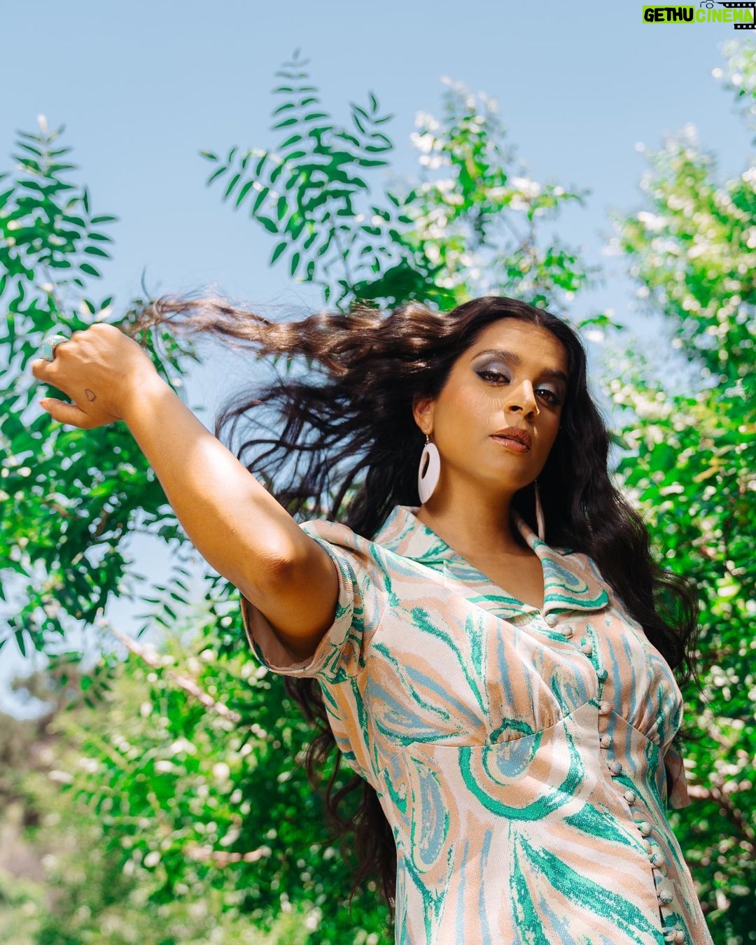 Lilly Singh Instagram - Itβs the last pic for me π¦ which is your fav? ππ½ Thank you @character.media for letting me bring all my voices to your camera π πΈ: @FrancisRay_ π¨: @AudreyRyu π: @Nguyening.Png πΉ: @Joyce.Chang π: @DesireeMorales ππ½ββοΈ: @Paige__Davenport π: @AaronPaulBeauty