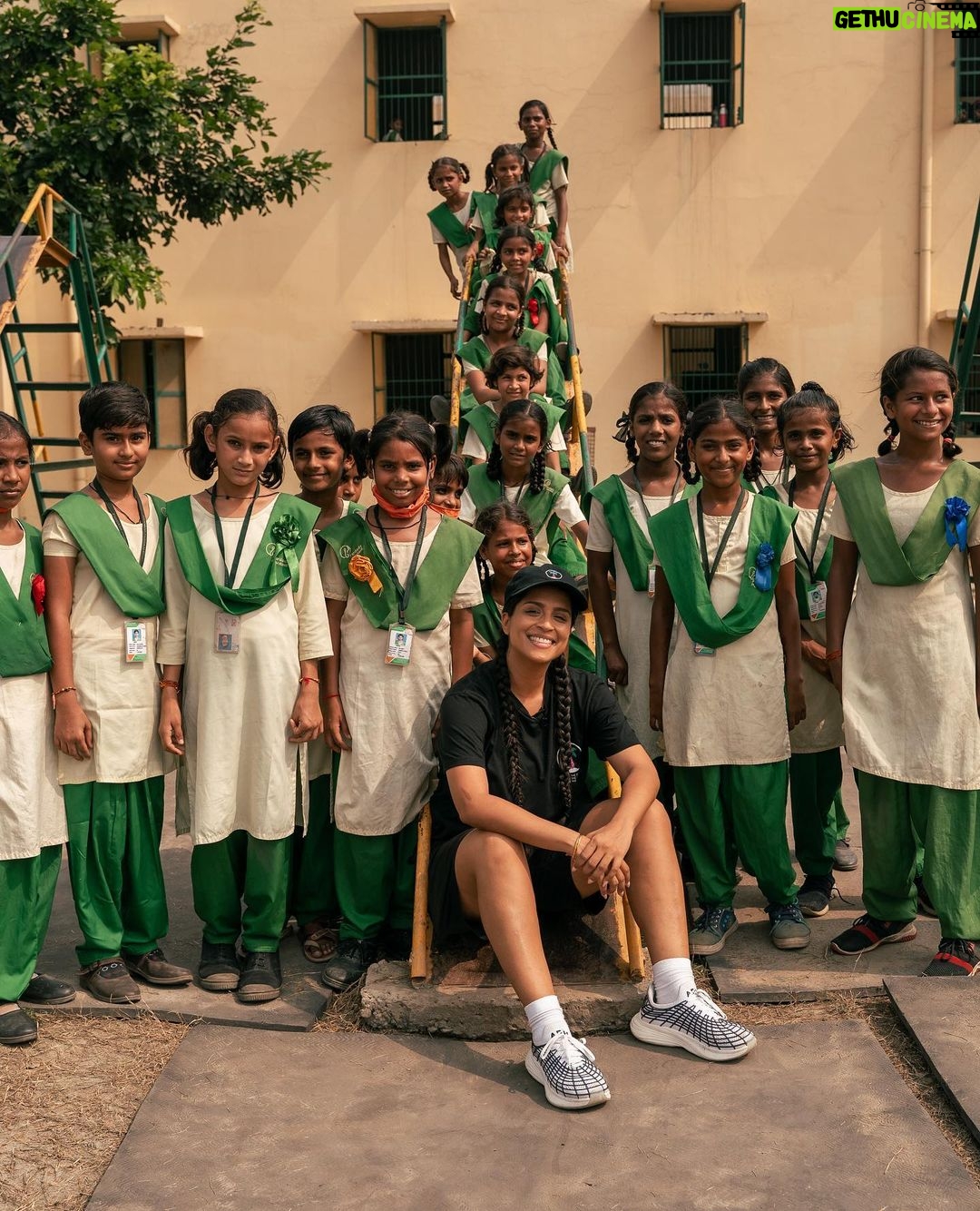 Lilly Singh Instagram - The girls and I 💜 Thank you to every single person who donated to my birthday campaign. The Unicorn Island Fund team is tallying up the total, but spoiler alert: you blew past the goal! I’m beyond grateful. Stay tuned because the good doesn’t stop here. On Day of the Girl (Oct 11), @unicornisland will be announcing our annual grants, using the money we raised together. In the mean time, enjoy these bright faces. I’m so proud to be on their team. #UIF #UnicornIslandFund