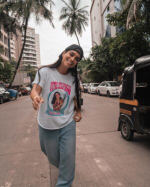 Lilly Singh Instagram - Mumbai got me like 😁 It’s been 4 years since I’ve visited India because the pandemic cancelled all my plans in 2019. I usually visit 1-2 times a year and this has been the largest gap of not doing so in my career. 

Travelling is a privilege. And it’s one I prioritize working towards because I think travelling is responsible for a lot of my greatest strengths as a person. Namely, travelling so much has taught me to become adaptable and to recognize that your way, isn’t the only way. 

The reality is that we all grow up in a bubble, in which people talk a certain way, work a certain way, respect or disrespect people a certain way and problem solve a certain way. And it becomes very easy to think that way is the only and right way. But it’s not. And while I do strongly believe that there is much work to do in every country in the world, India included, to improve on issues like gender equality, that’s not the same as believing every part of another country or culture should operate in a way you’re familiar with. 

I’m used to doing business via email. This past week I learned to adapt to What’s App. 

I’m used to LA traffic and this past week I adapted because I experienced Mumbai traffic 😅 

And I’m accustomed to alone time and slightly more personal space (a privilege in itself) but when you’re in the most populated country in the world, you have to adapt. 

And my favourite, I’m used to saying “yes, no or maybe” and now I’ve adapted and I have a head nod for every emotion. No words needed. 

We can become so used to making our surroundings suitable for us, which is a lovely luxury that people should practice if they can. I certainly do. But travelling reminds me that we also need to have the ability to adjust and pivot if the situation calls for it. And the situation often does in life, in relationships and in business. Travel is a great way to exercise that skill. And to get off your high horse a little bit and get humbled. 

Thank you for always welcoming me with open arms and hearts India❤️

📸: @saulopez