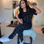Lilly Singh Instagram - Everyday I eat a banana at 1pm to break my fast. I’m usually working at 1pm so I decided to embrace it and make it art. *cue Hollaback girl* IYKYK 🍌