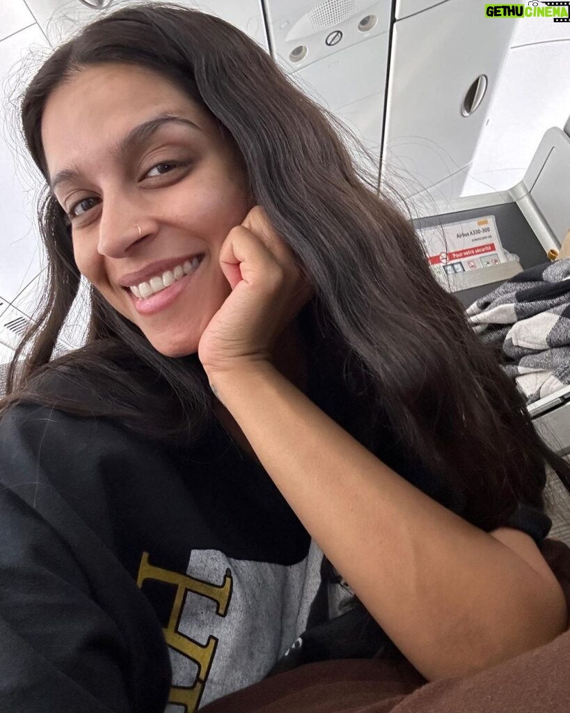 Lilly Singh Instagram - Posting this super natural and ugly set of pictures because I’m headed to Italy and for the next two weeks you’ll likely exclusively get curated, fabulous, hot girl pictures that I tried way too hard to capture. Have to balance it out… Hustled hard for 5 weeks straight and now it’s time for vacation. Italy content loading now… 🇮🇹